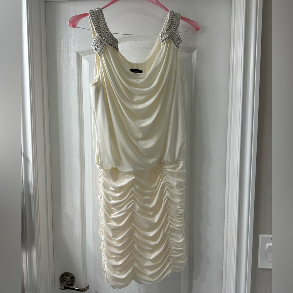 Laundry by Shelli Segal ivory cocktail dress, size 8